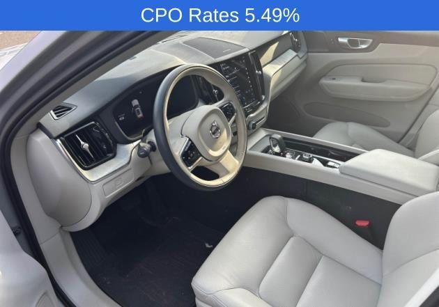 2024 Volvo XC60 B5 AWD Plus Dark Theme