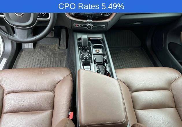 2024 Volvo XC60 B5 AWD Plus Dark Theme