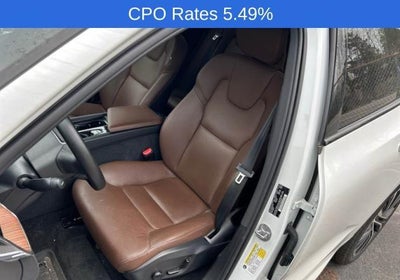 2024 Volvo XC60 B5 AWD Plus Dark Theme