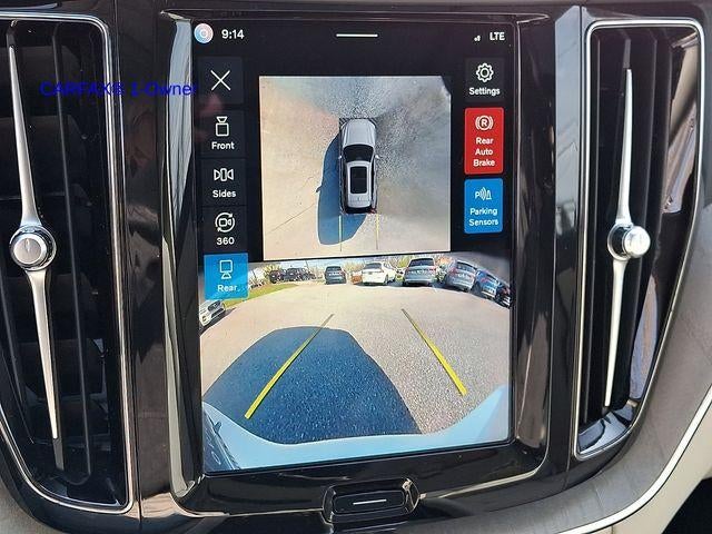2024 Volvo XC60 B5 AWD Plus Dark Theme