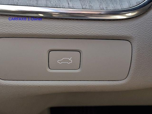 2024 Volvo XC60 B5 AWD Plus Dark Theme