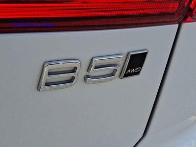 2024 Volvo XC60 B5 AWD Plus Dark Theme