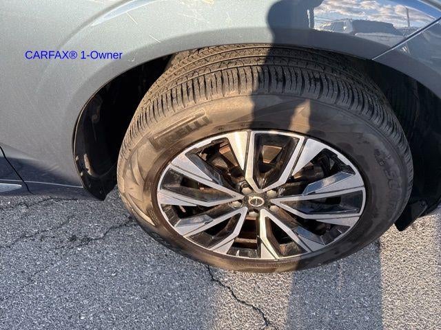 2023 Volvo XC60 B5 AWD Plus Bright Theme