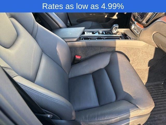 2023 Volvo XC60 B5 AWD Plus Bright Theme