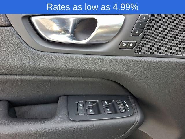 2023 Volvo XC60 B5 AWD Plus Bright Theme