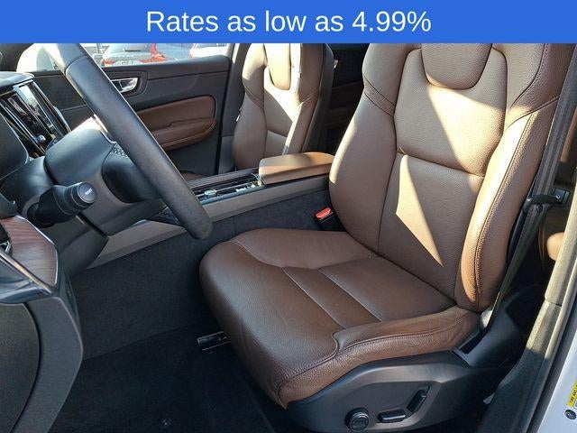 2023 Volvo XC60 B5 AWD Plus Bright Theme