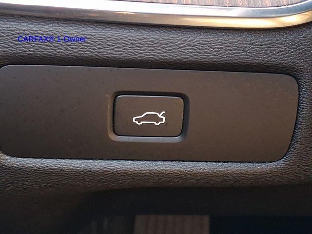 2023 Volvo XC60 B5 AWD Plus Bright Theme