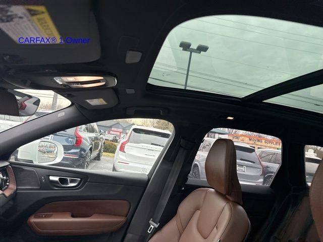 2023 Volvo XC60 B5 AWD Plus Bright Theme