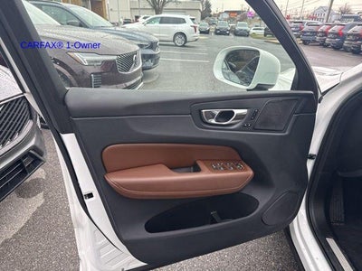 2023 Volvo XC60 B5 AWD Plus Bright Theme