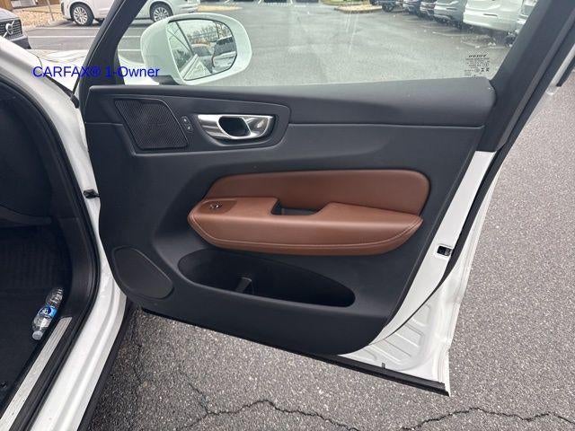 2023 Volvo XC60 B5 AWD Plus Bright Theme