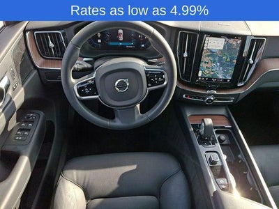 2023 Volvo XC60 B5 AWD Plus Dark Theme