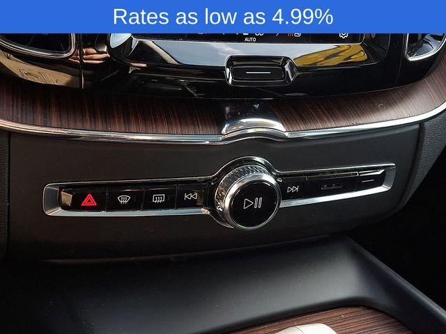 2023 Volvo XC60 B5 AWD Plus Dark Theme