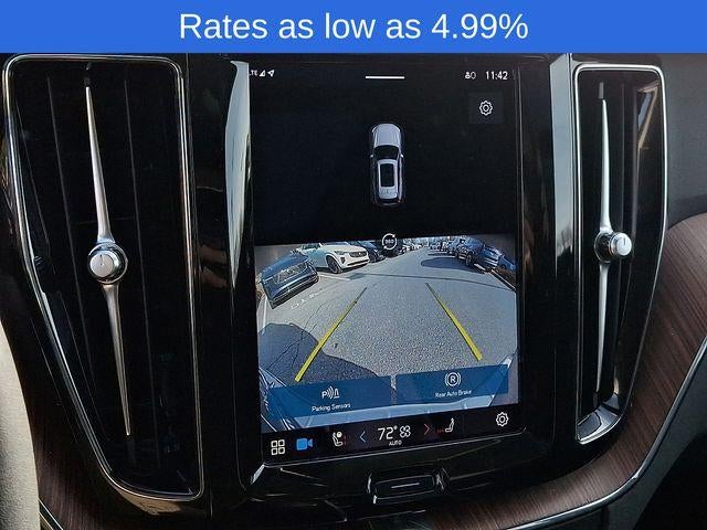 2023 Volvo XC60 B5 AWD Plus Dark Theme