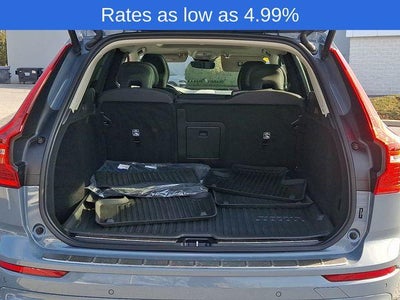 2023 Volvo XC60 B5 AWD Plus Dark Theme