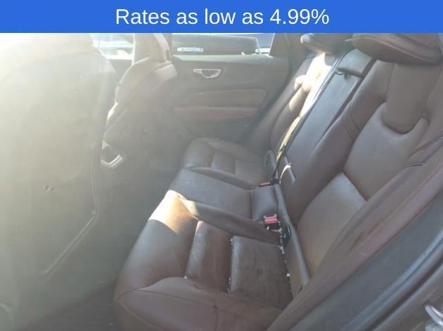 2023 Volvo XC60 B5 AWD Plus Dark Theme