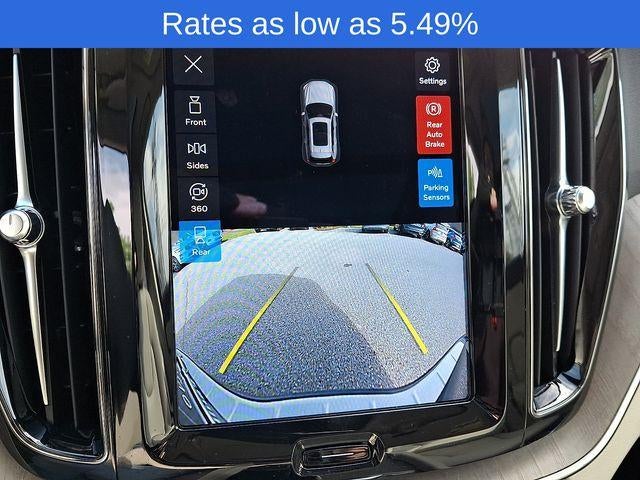 2023 Volvo XC60 B5 AWD Plus Dark Theme