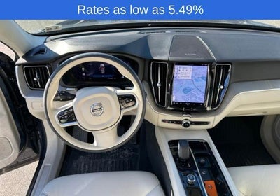 2023 Volvo XC60 B5 AWD Plus Dark Theme