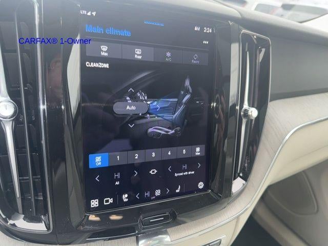 2023 Volvo XC60 B5 AWD Plus Dark Theme