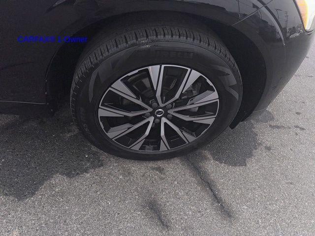 2023 Volvo XC60 B5 AWD Plus Dark Theme