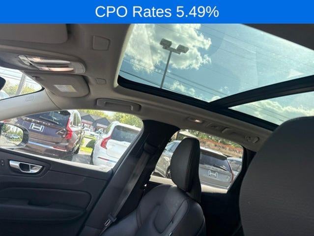 2023 Volvo XC60 B5 AWD Plus Dark Theme