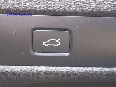 2023 Volvo XC60 B5 AWD Plus Dark Theme