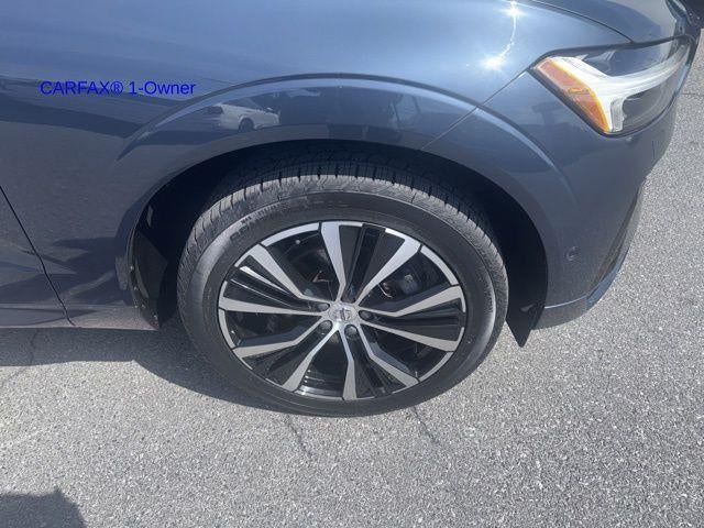 2023 Volvo XC60 B5 AWD Plus Dark Theme