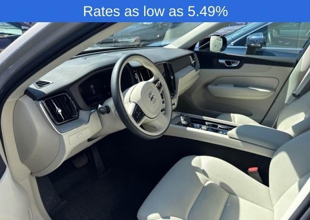 2023 Volvo XC60 B5 AWD Plus Dark Theme