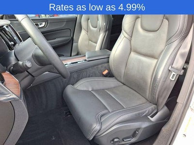 2023 Volvo XC60 B5 AWD Ultimate Dark Theme