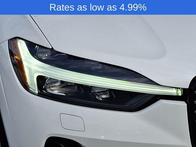 2023 Volvo XC60 B5 AWD Ultimate Dark Theme