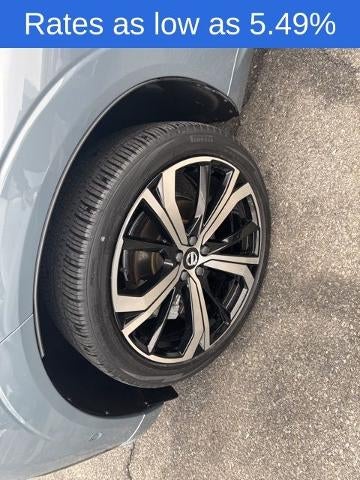 2023 Volvo XC60 B5 AWD Ultimate Dark Theme