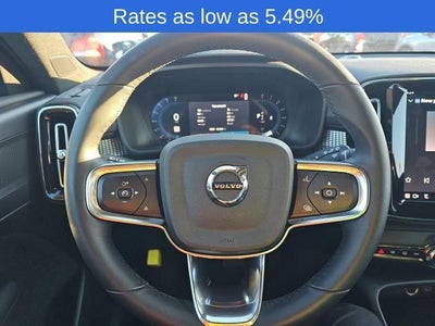 2025 Volvo XC40 B5 AWD Plus Dark Theme