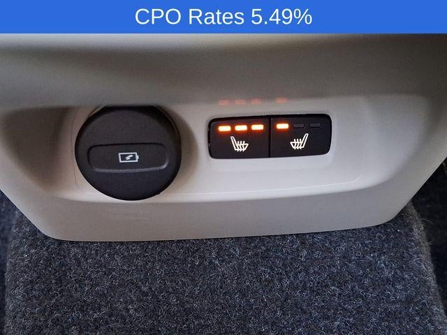 2025 Volvo XC40 B5 AWD Plus Dark Theme