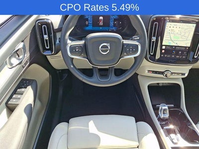 2025 Volvo XC40 B5 AWD Plus Dark Theme