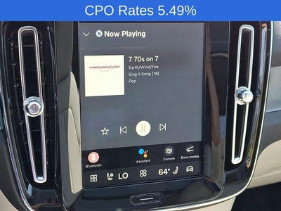 2025 Volvo XC40 B5 AWD Plus Dark Theme