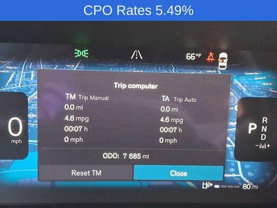 2025 Volvo XC40 B5 AWD Plus Dark Theme