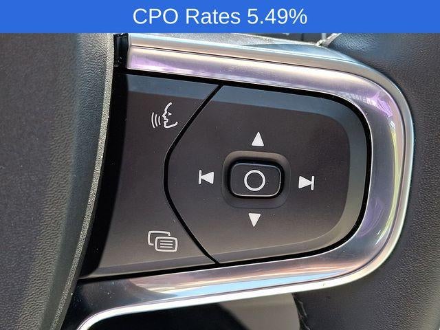 2025 Volvo XC40 B5 AWD Plus Dark Theme