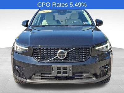 2025 Volvo XC40 B5 AWD Plus Dark Theme