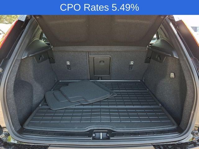 2025 Volvo XC40 B5 AWD Plus Dark Theme