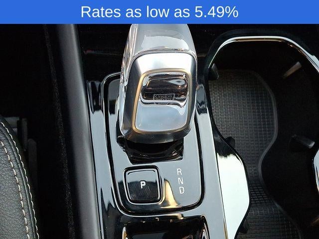 2023 Volvo XC40 B5 AWD Plus Bright Theme