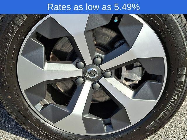 2023 Volvo XC40 B5 AWD Plus Bright Theme