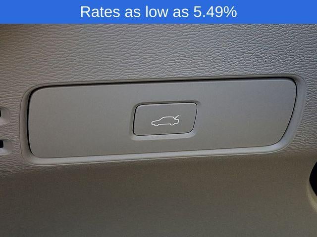 2023 Volvo XC40 B5 AWD Plus Bright Theme