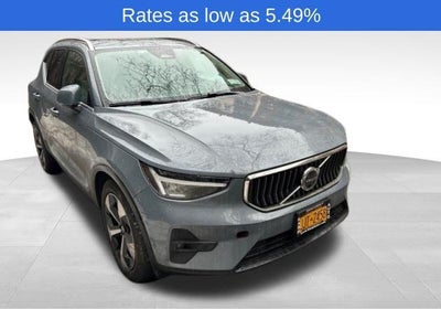 2023 Volvo XC40 B5 AWD Plus Bright Theme