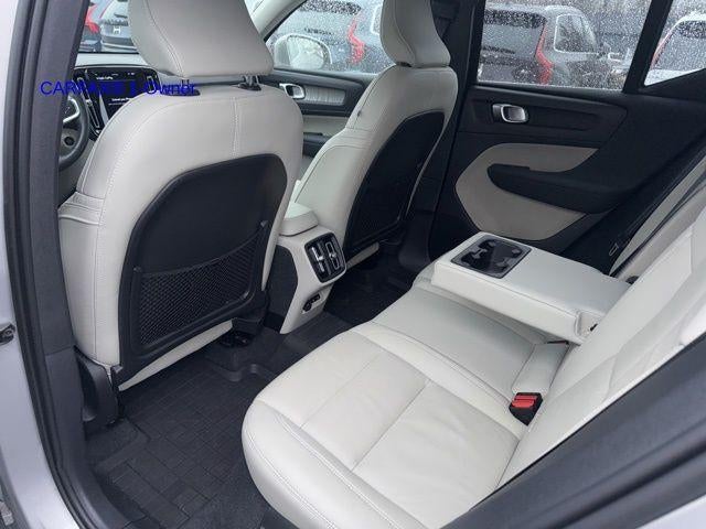 2023 Volvo XC40 B5 AWD Plus Bright Theme