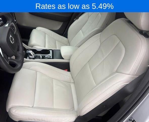 2023 Volvo XC40 B5 AWD Plus Bright Theme