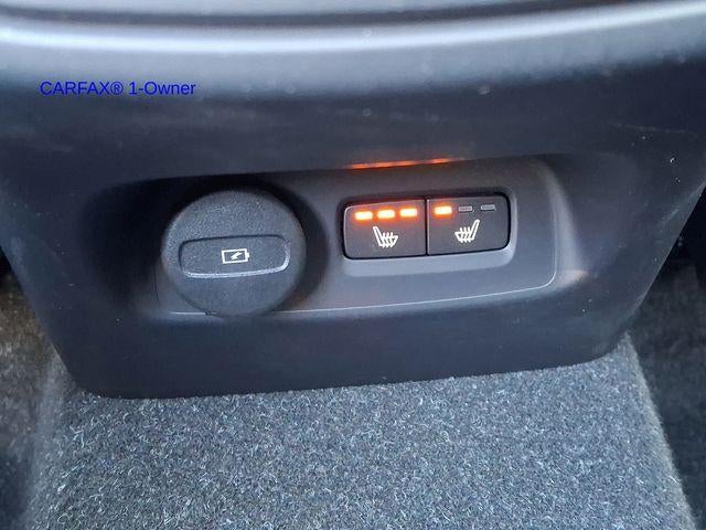 2023 Volvo XC40 B5 AWD Plus Dark Theme