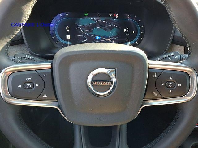 2023 Volvo XC40 B5 AWD Plus Dark Theme