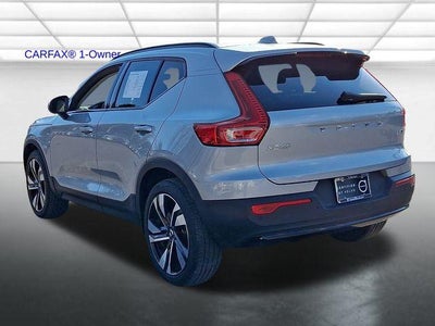 2023 Volvo XC40 B5 AWD Plus Dark Theme