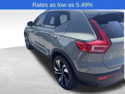 2023 Volvo XC40 B5 AWD Plus Dark Theme