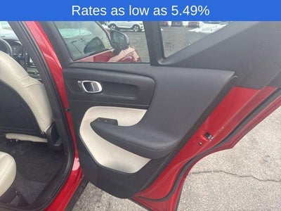 2023 Volvo XC40 B5 AWD Plus Dark Theme