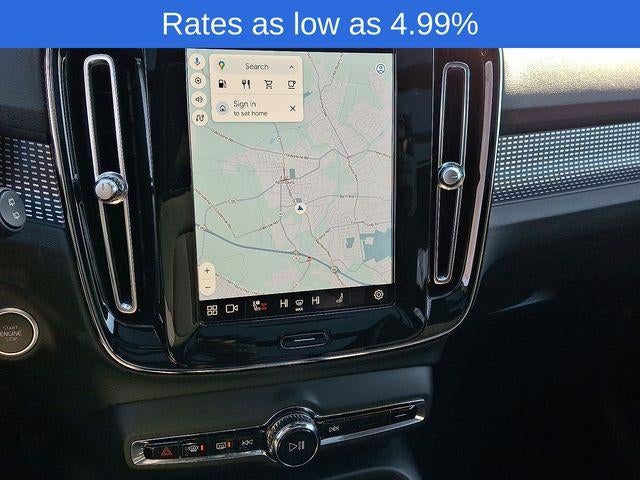 2023 Volvo XC40 B5 AWD Plus Dark Theme